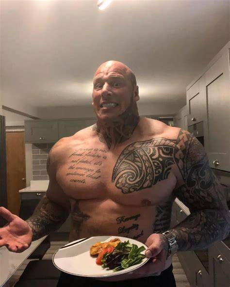 martyn ford size|Martyn Ford Wiki, Height, Weight, Age, Girlfriend,。